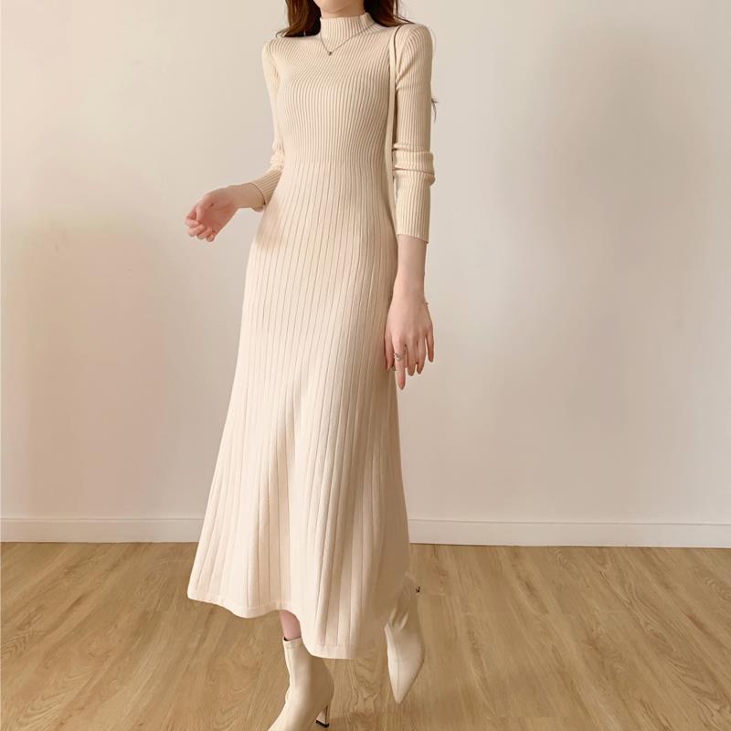 Mid-length Knee-length Jumper Skirt With Half Turtleneck Underlay